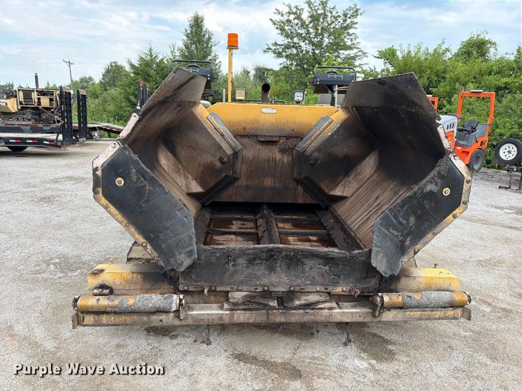 image for item FN5807 2017 Weiler P385 paver