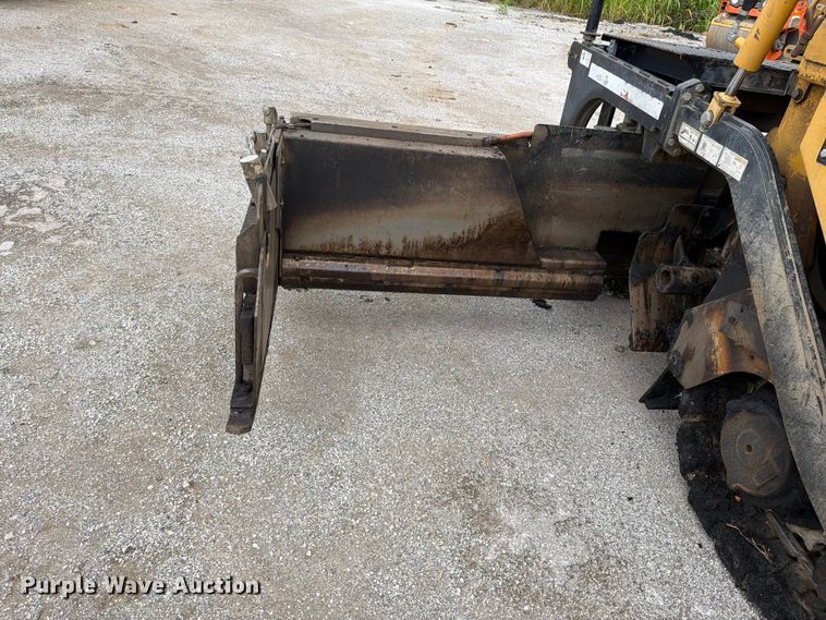 image for item FN5807 2017 Weiler P385 paver