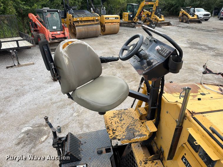 image for item FN5807 2017 Weiler P385 paver