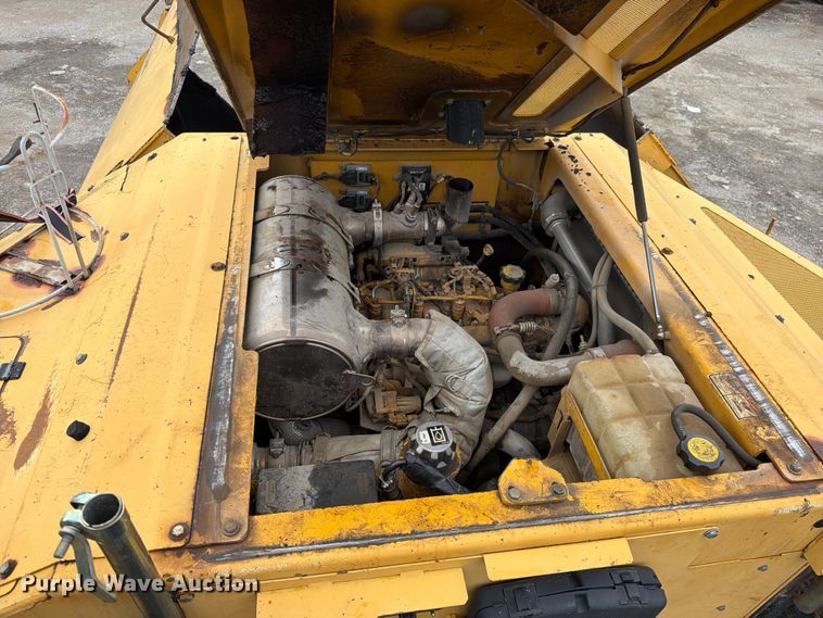 image for item FN5807 2017 Weiler P385 paver
