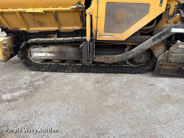 image for item FN5807 2017 Weiler P385 paver