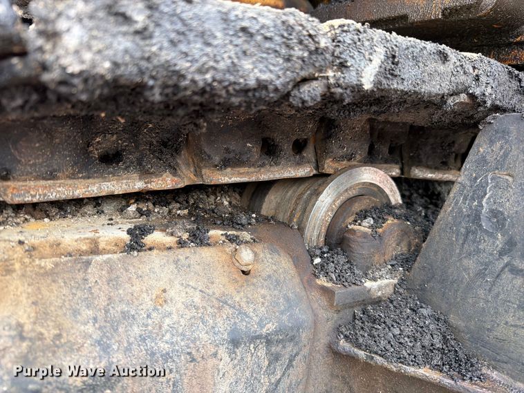 image for item FN5807 2017 Weiler P385 paver