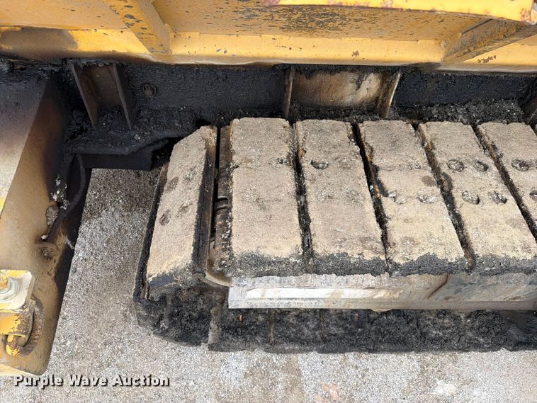 image for item FN5807 2017 Weiler P385 paver