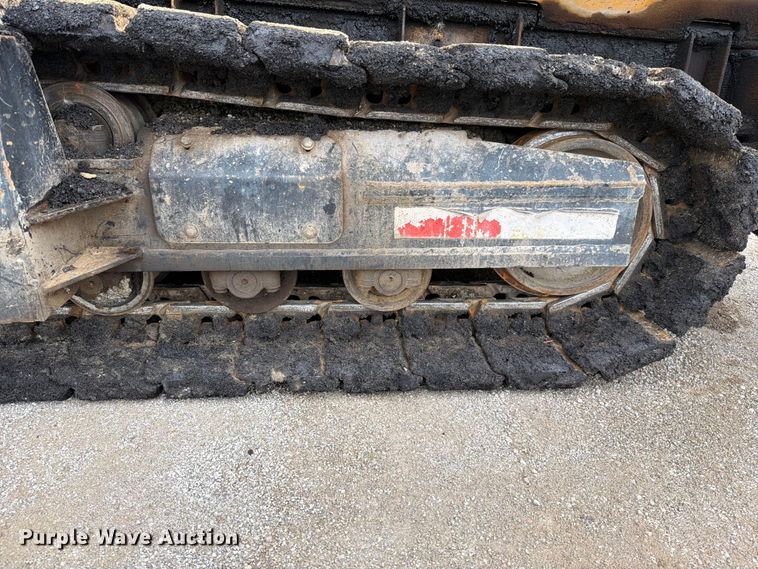 image for item FN5807 2017 Weiler P385 paver