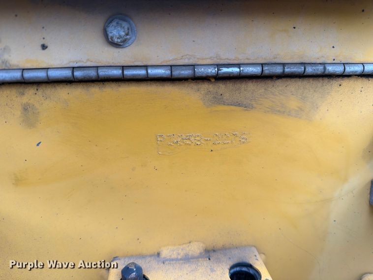 image for item FN5807 2017 Weiler P385 paver