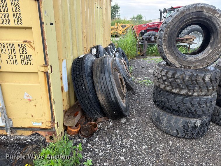 image for item FN5813 (20) tires and wheels