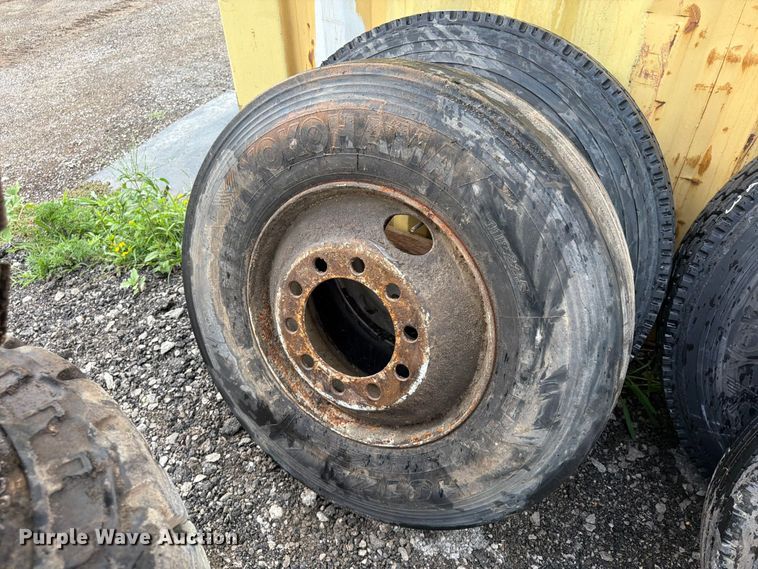 image for item FN5813 (20) tires and wheels
