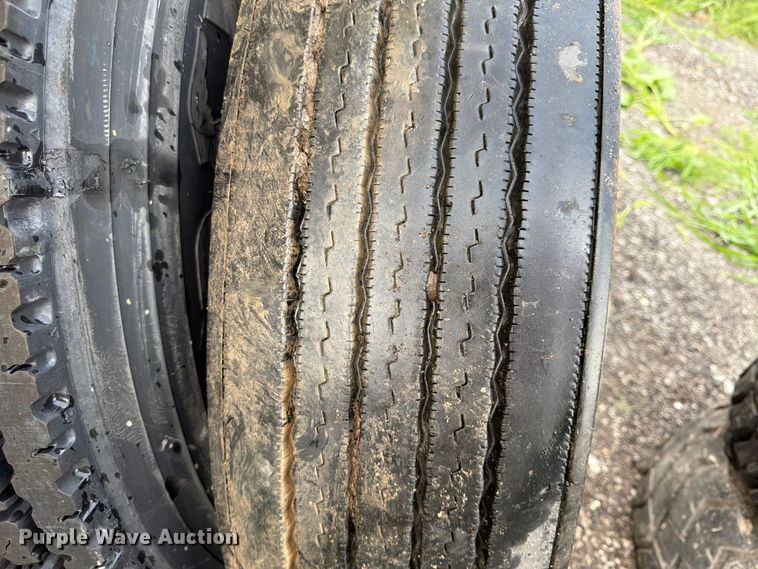 image for item FN5813 (20) tires and wheels