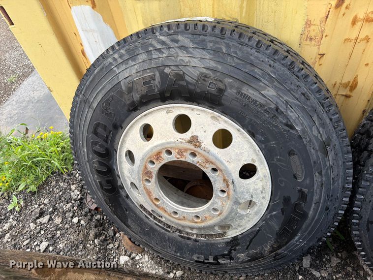 image for item FN5813 (20) tires and wheels