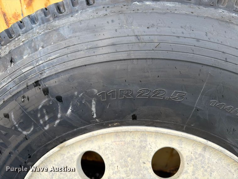 image for item FN5813 (20) tires and wheels
