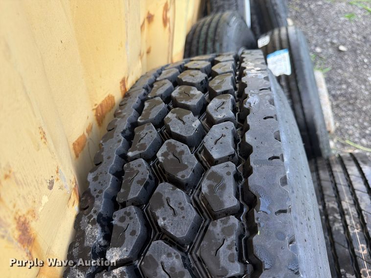 image for item FN5813 (20) tires and wheels