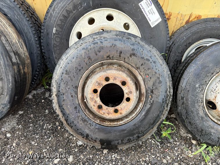 image for item FN5813 (20) tires and wheels