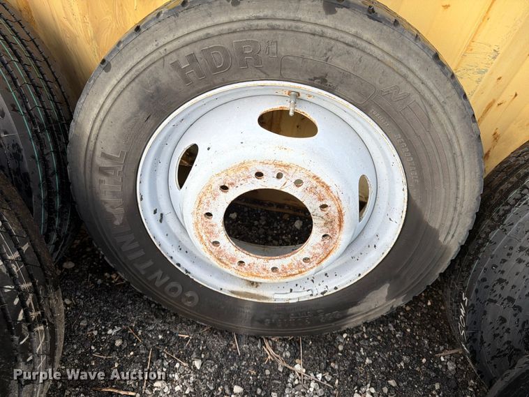 image for item FN5813 (20) tires and wheels