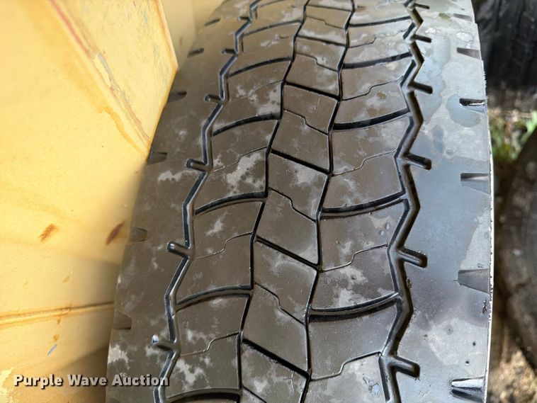 image for item FN5813 (20) tires and wheels