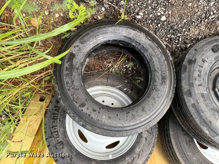 image for item FN5813 (20) tires and wheels