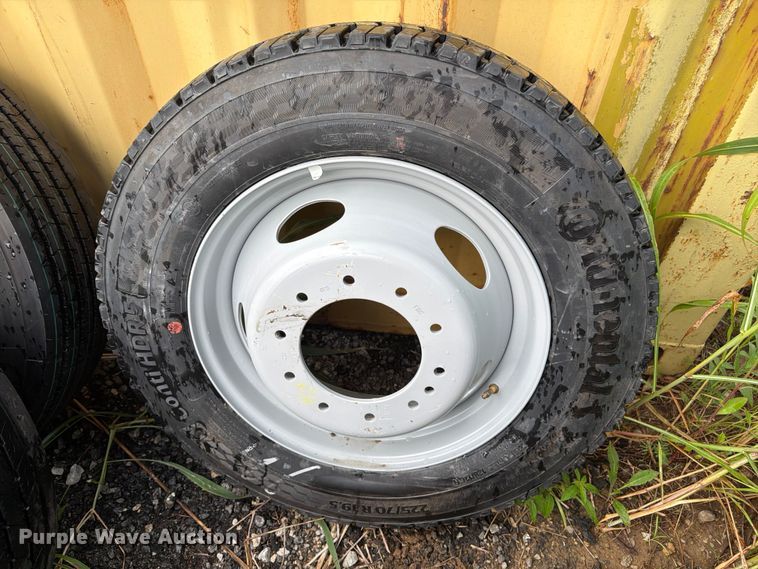 image for item FN5813 (20) tires and wheels