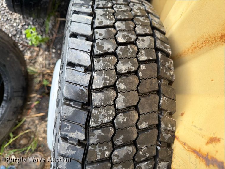 image for item FN5813 (20) tires and wheels