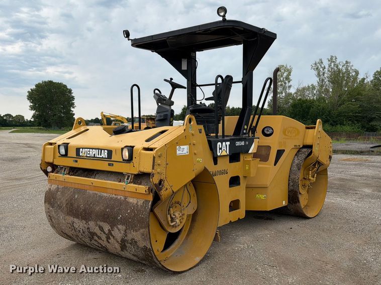 2007 Caterpillar CB-534D XW double drum vibratory roller