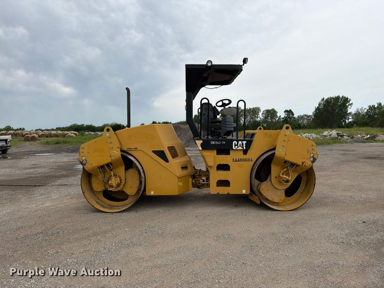 image for item FN5815 2007 Caterpillar CB-534D XW double drum vibratory roller