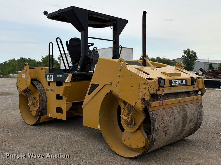 image for item FN5815 2007 Caterpillar CB-534D XW double drum vibratory roller