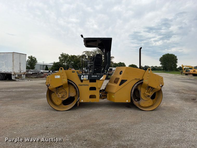 image for item FN5815 2007 Caterpillar CB-534D XW double drum vibratory roller