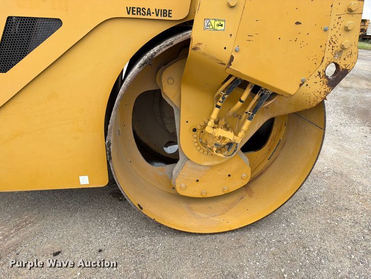 image for item FN5815 2007 Caterpillar CB-534D XW double drum vibratory roller