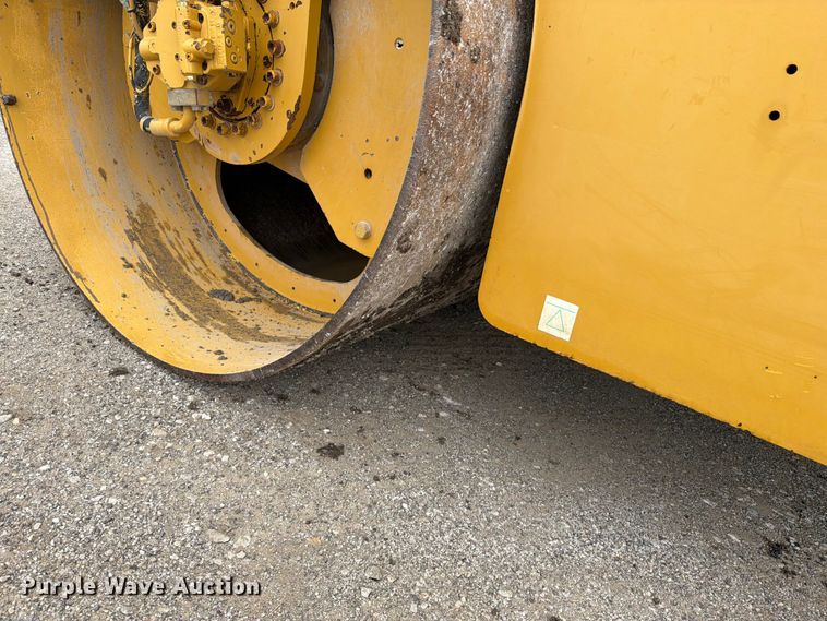 image for item FN5815 2007 Caterpillar CB-534D XW double drum vibratory roller