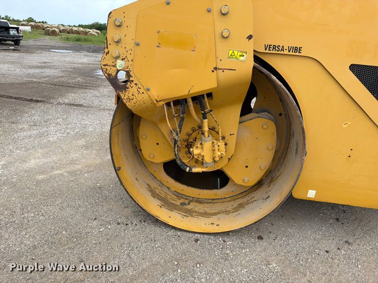 image for item FN5815 2007 Caterpillar CB-534D XW double drum vibratory roller