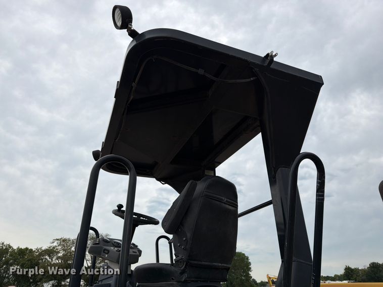 image for item FN5815 2007 Caterpillar CB-534D XW double drum vibratory roller