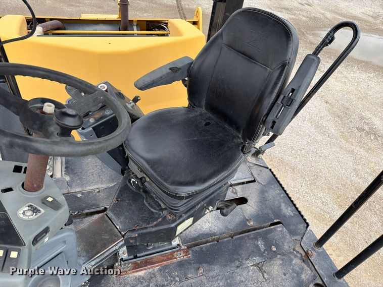 image for item FN5815 2007 Caterpillar CB-534D XW double drum vibratory roller