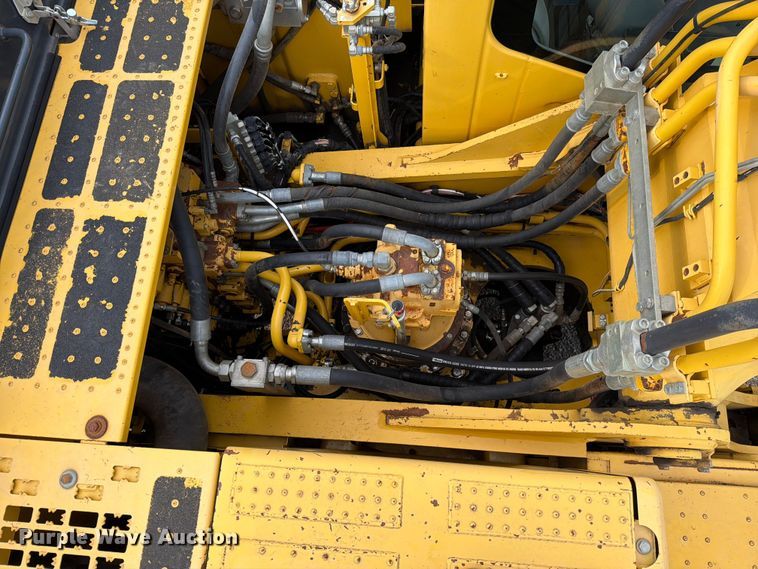 image for item FN5817 2014 Komatsu PC360LC-10 excavator