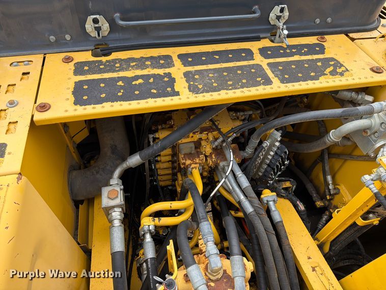image for item FN5817 2014 Komatsu PC360LC-10 excavator