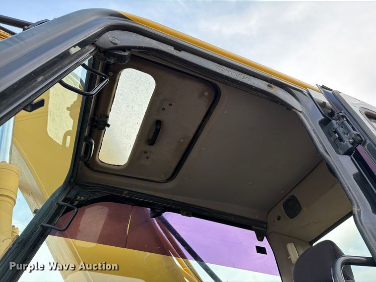 image for item FN5817 2014 Komatsu PC360LC-10 excavator