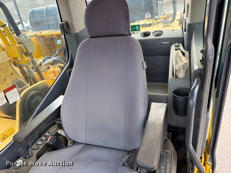 image for item FN5817 2014 Komatsu PC360LC-10 excavator