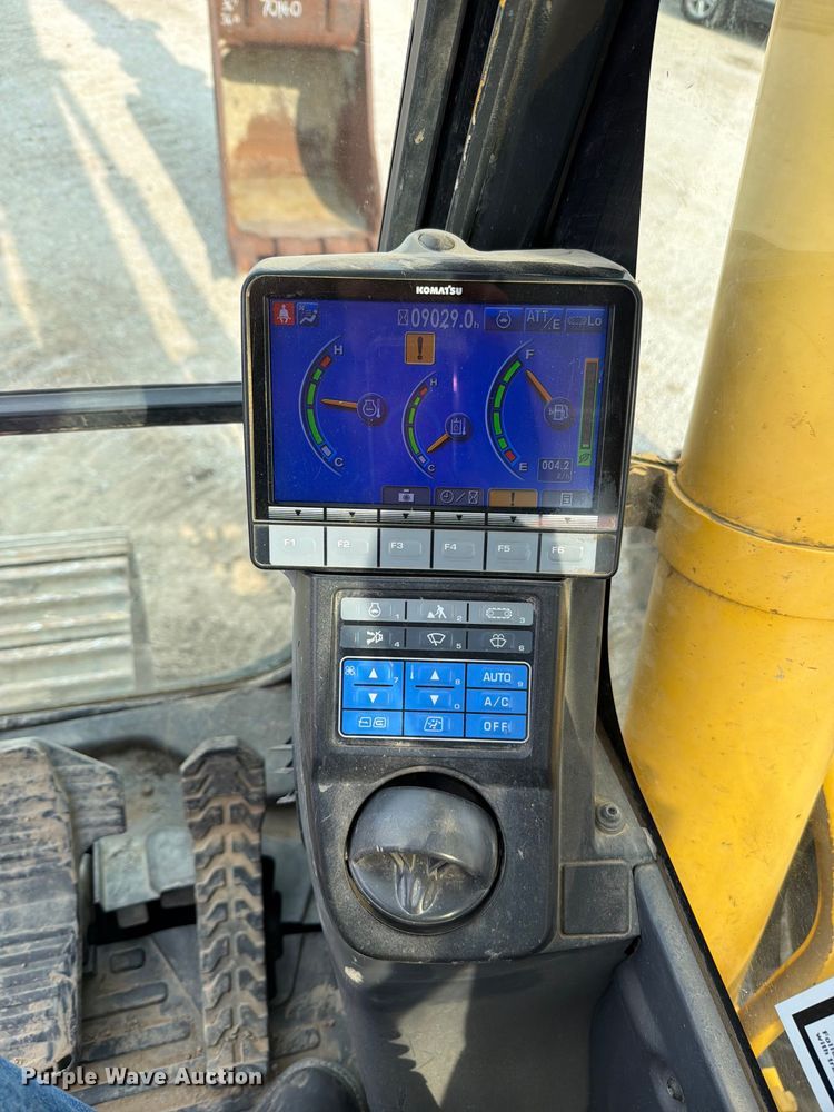image for item FN5817 2014 Komatsu PC360LC-10 excavator
