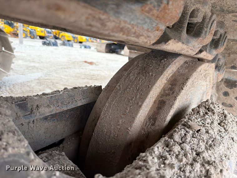 image for item FN5817 2014 Komatsu PC360LC-10 excavator