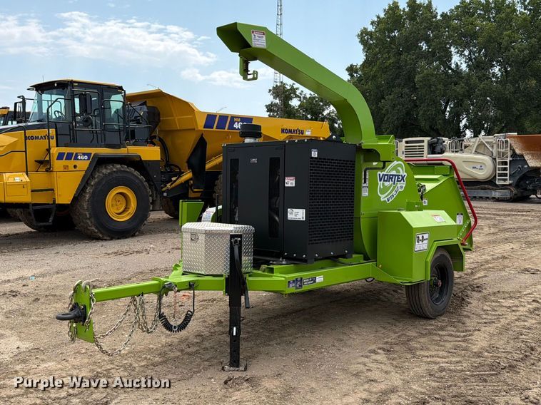 image for item FN5818 2026 Dyna V15-32 wood chipper