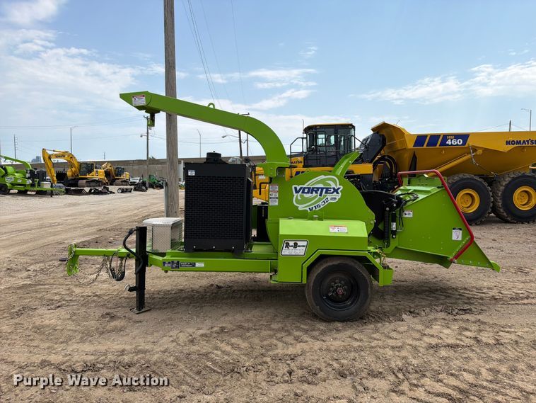 image for item FN5818 2026 Dyna V15-32 wood chipper