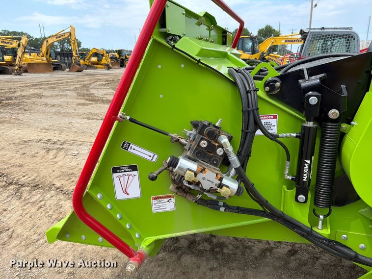 image for item FN5818 2026 Dyna V15-32 wood chipper