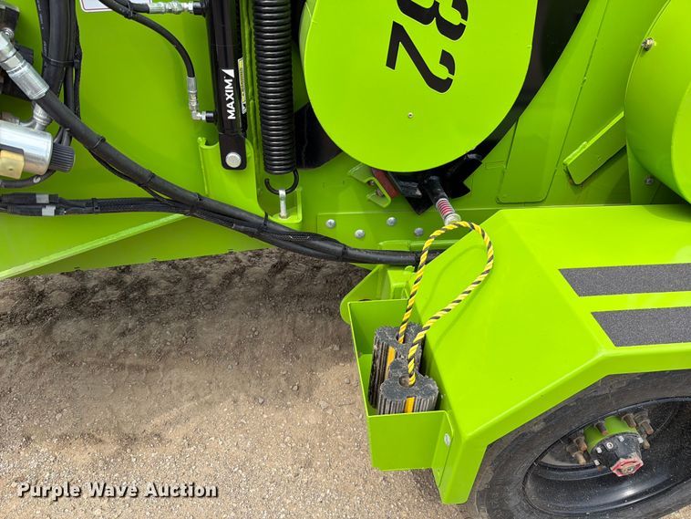 image for item FN5818 2026 Dyna V15-32 wood chipper