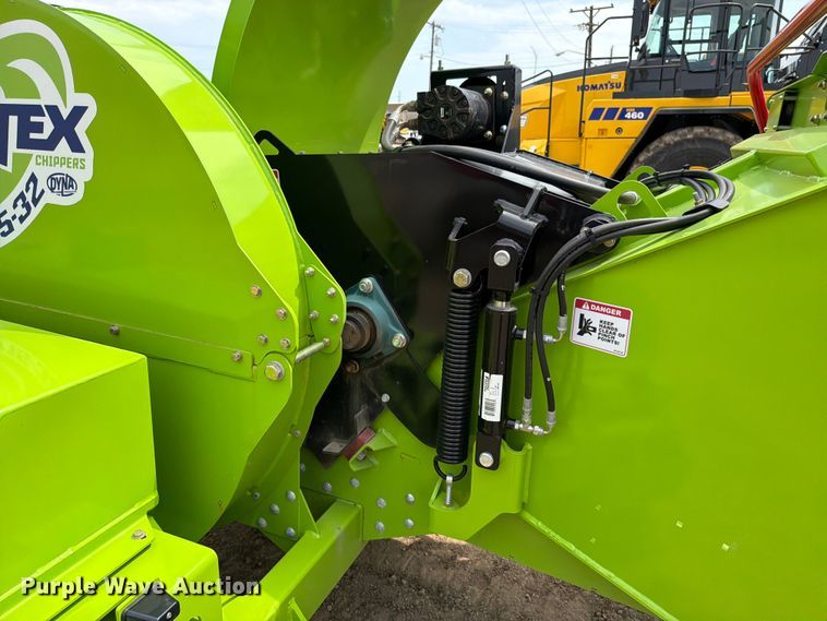 image for item FN5818 2026 Dyna V15-32 wood chipper