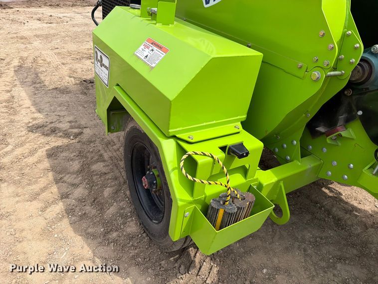 image for item FN5818 2026 Dyna V15-32 wood chipper