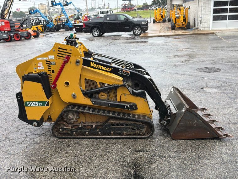 image for item FT6125 2024 Vermeer S925TX compact utility loader
