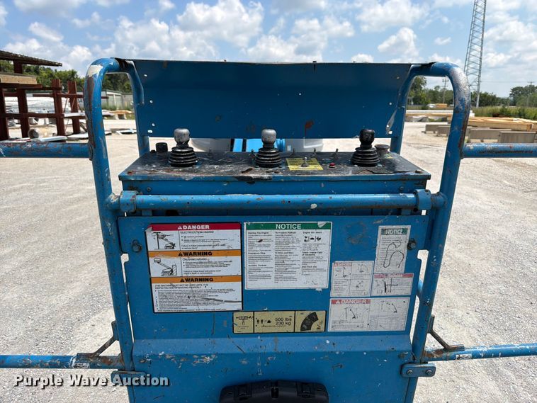 image for item FT6131 2006 Genie S-60 boom lift