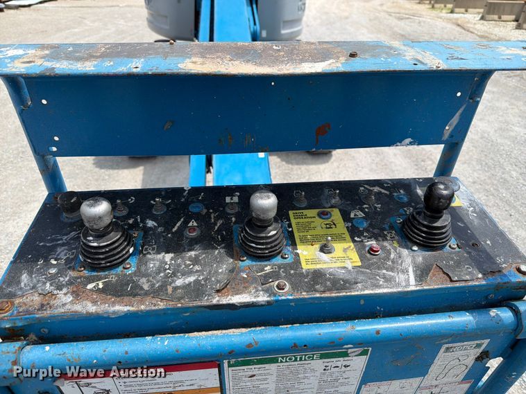 image for item FT6131 2006 Genie S-60 boom lift