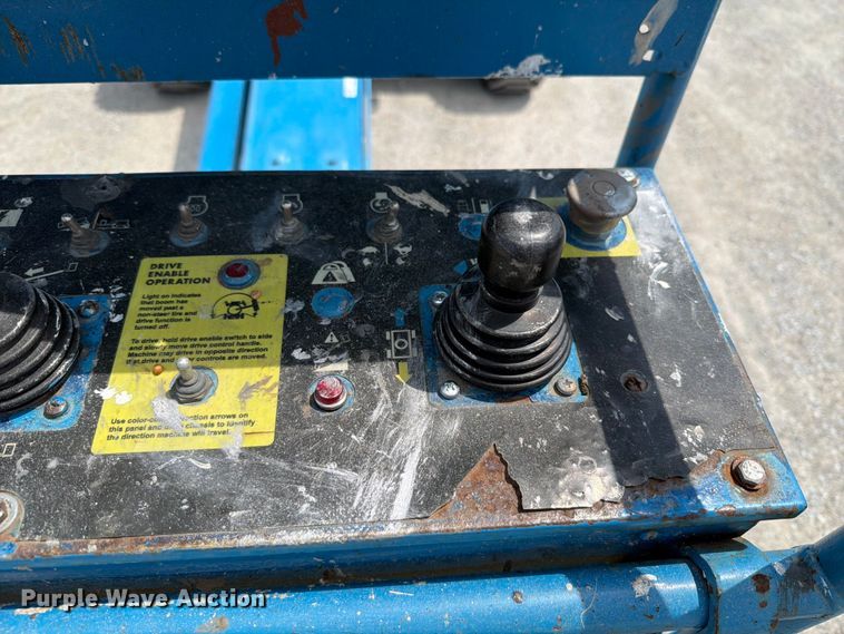 image for item FT6131 2006 Genie S-60 boom lift