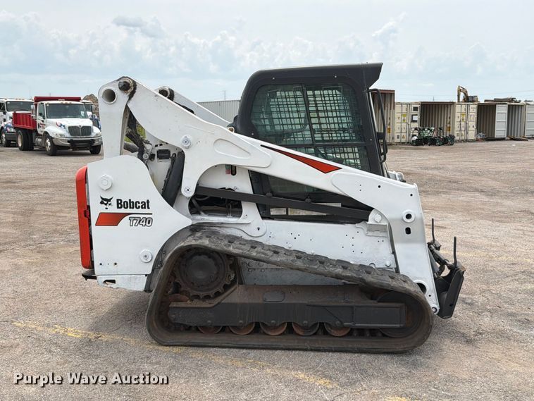 image for item FT6154 2018 Bobcat T740 tracked skid steer loader