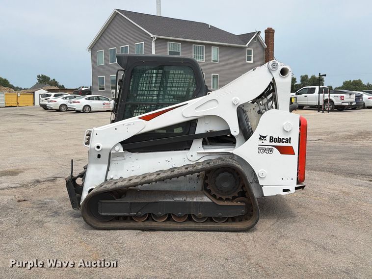 image for item FT6154 2018 Bobcat T740 tracked skid steer loader