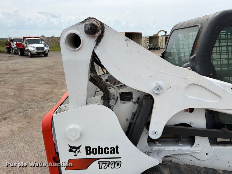 image for item FT6154 2018 Bobcat T740 tracked skid steer loader