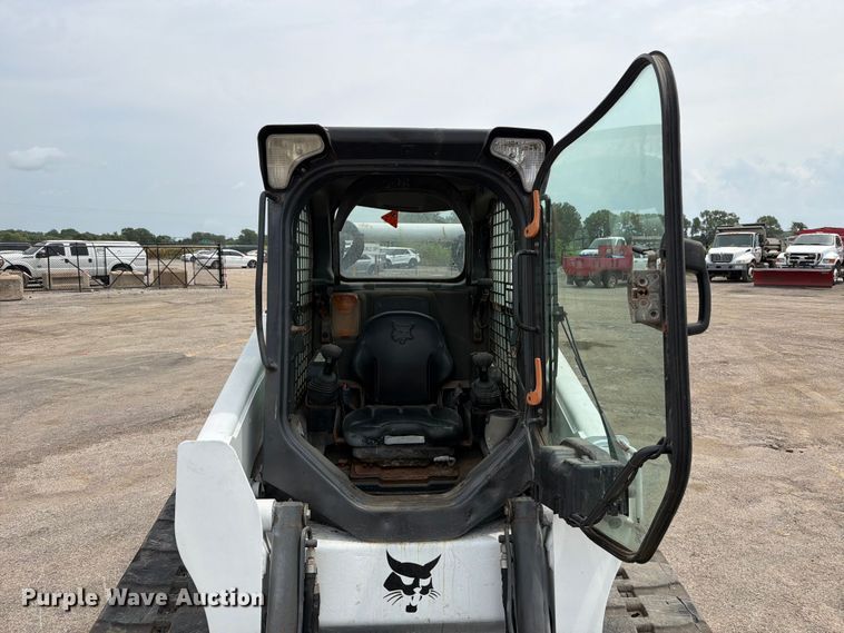 image for item FT6154 2018 Bobcat T740 tracked skid steer loader